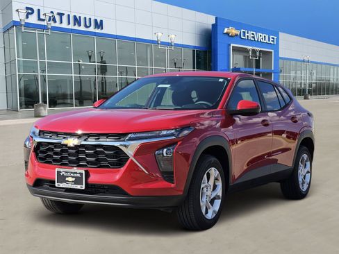 New 2026 Chevrolet Trax LS w/ LS Convenience Package FWD image 2