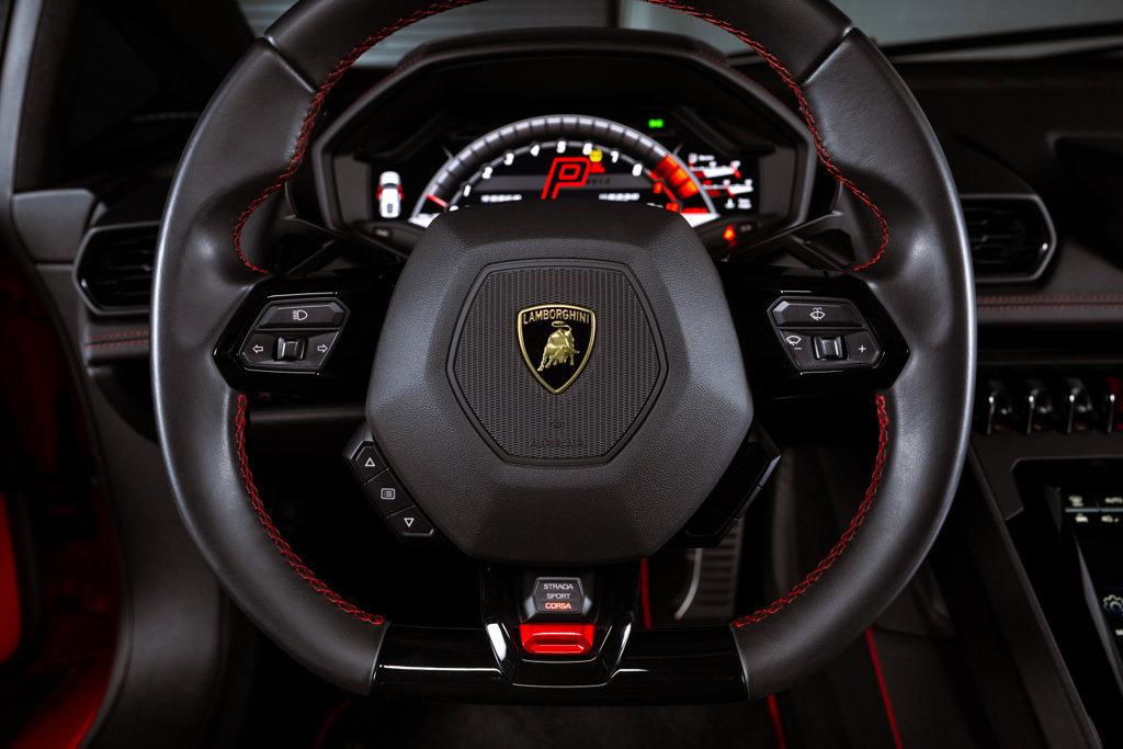Used 2021 Lamborghini Huracan EVO RWD image 14