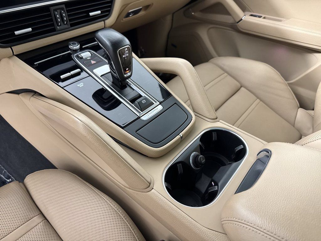 Certified 2023 Porsche Cayenne S Platinum w/ Premium Package Plus AWD/4WD image 32