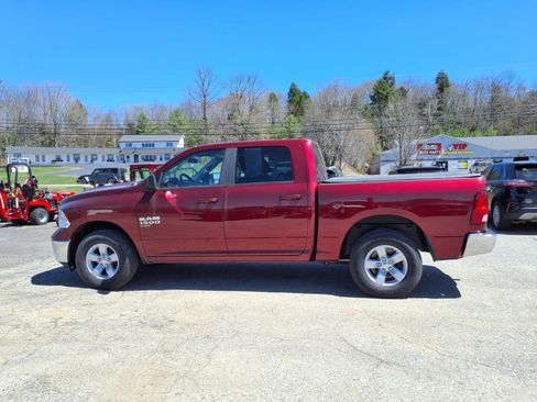 Used 2021 RAM 1500 Classic SLT image 8