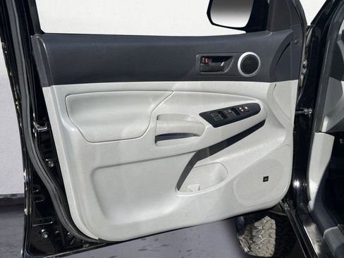 Used 2014 Toyota Tacoma 4x4 Double Cab image 14
