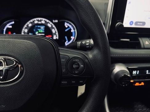 Used 2023 Toyota RAV4 LE image 24