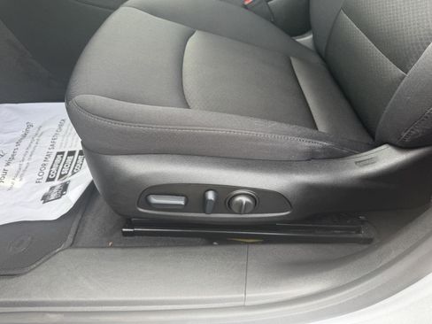 Used 2024 Chevrolet Malibu LT FWD image 11