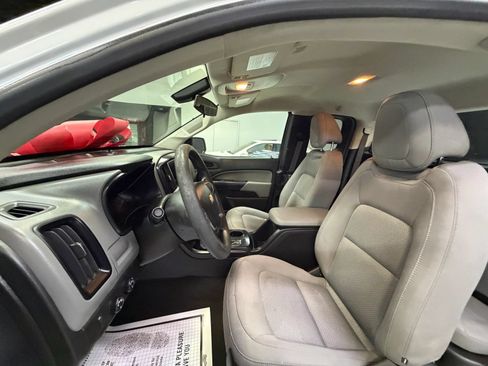 Used 2022 Chevrolet Colorado W/T w/ WT Convenience Package AWD/4WD image 22