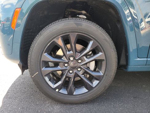 New 2026 Jeep Grand Cherokee L Limited AWD/4WD image 10