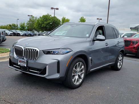 Used 2026 BMW X5 xDrive50e w/ Premium Package AWD/4WD image 7