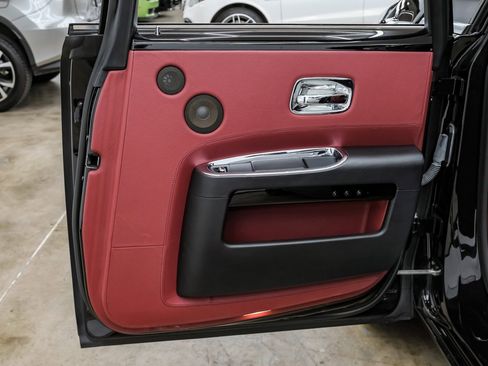 Used 2014 Rolls-Royce Ghost image 66