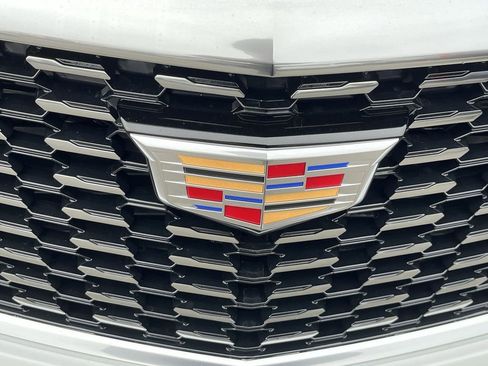 New 2026 Cadillac XT5 Luxury w/ LPO, ONYX Package image 23