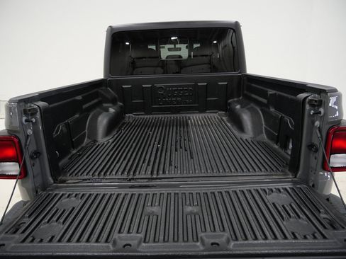 Used 2023 Jeep Gladiator Overland image 29