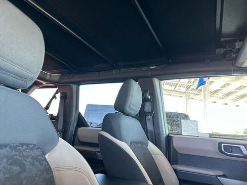 Certified 2023 Ford Bronco Wildtrak AWD/4WD image 16