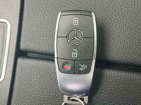 Used 2023 Mercedes-Benz CLA 250 4MATIC image 4