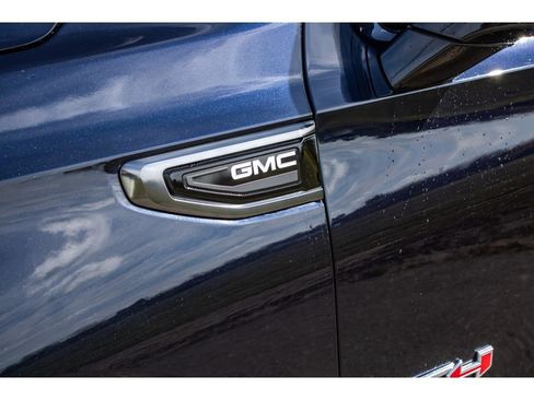 Used 2022 GMC Yukon AT4 w/ Technology Package image 8