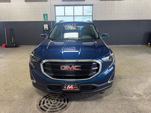 Certified 2021 GMC Terrain SLE w/ Driver Convenience Package image 2
