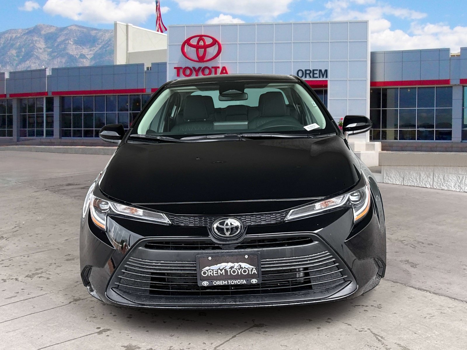 Used 2026 Toyota Corolla LE FWD image 2
