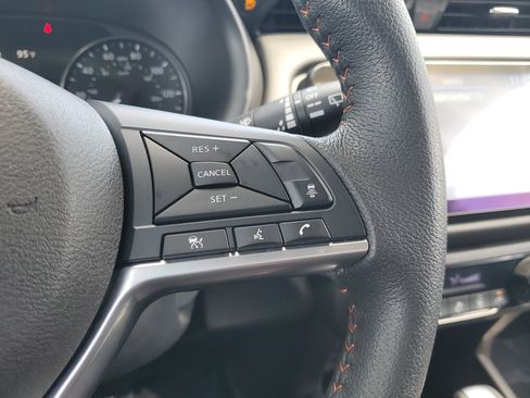 Certified 2023 Nissan Kicks SR image 18