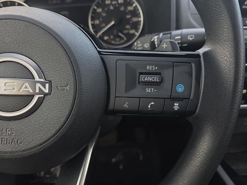 Used 2023 Nissan Rogue SV FWD image 17