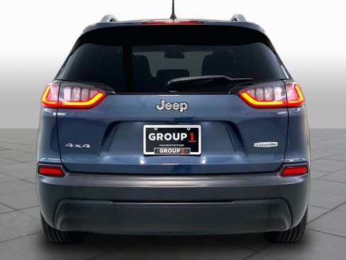 Used 2020 Jeep Cherokee Latitude w/ Cold Weather Group AWD/4WD image 4