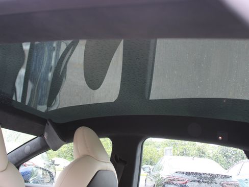 Used 2021 Tesla Model S Plaid image 15