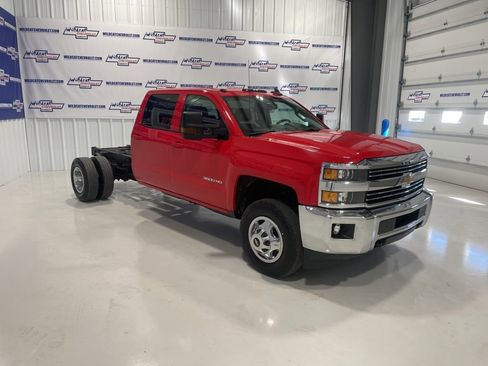 Used 2018 Chevrolet Silverado 3500 LT w/ LT Convenience Package image 8