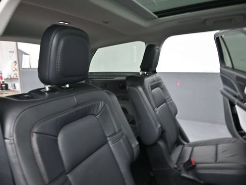 Certified 2025 Lincoln Aviator Reserve w/ Equipment Group 201A AWD/4WD image 26