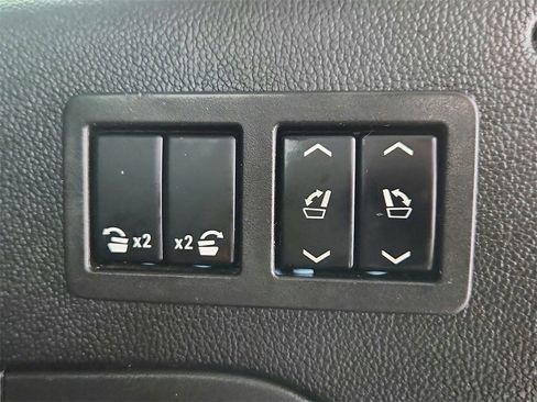 Used 2017 GMC Yukon XL SLT image 31