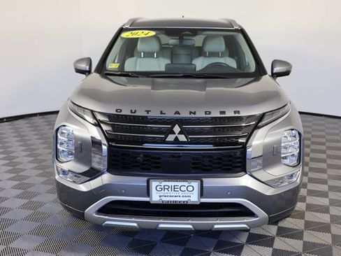 Used 2024 Mitsubishi Outlander SEL image 3