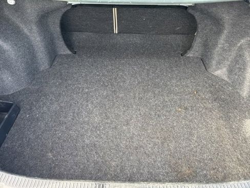 Used 2010 Toyota Camry LE image 10