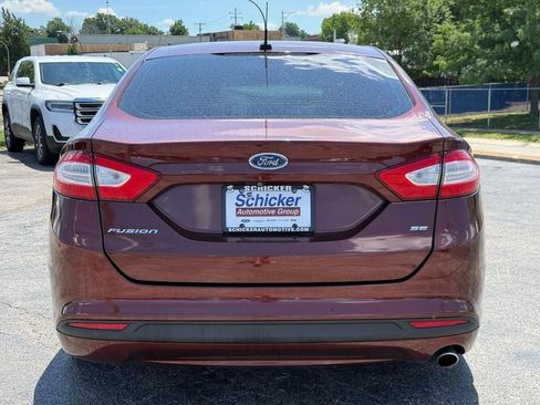 Used 2016 Ford Fusion SE FWD image 5