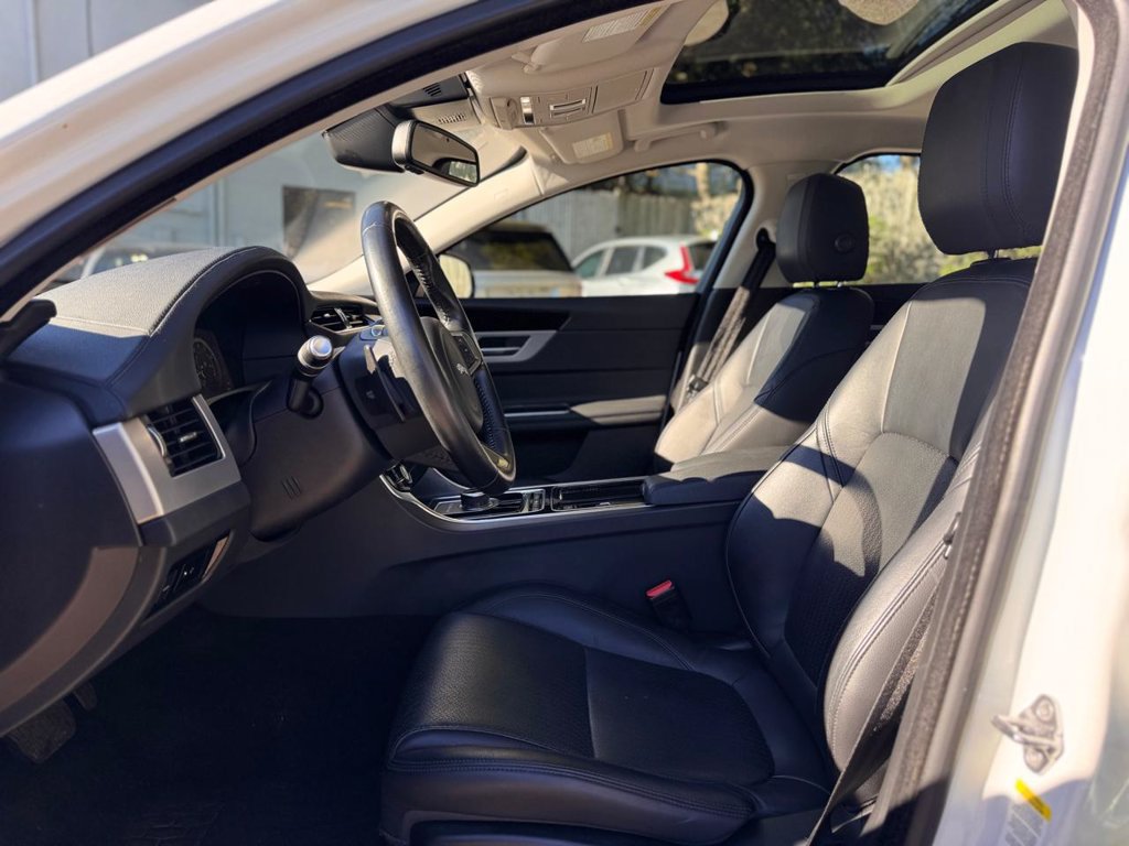 Used 2018 Jaguar XF Prestige AWD/4WD image 19