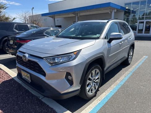 Used 2021 Toyota RAV4 XLE Premium image 1