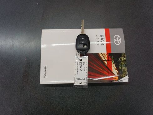 Used 2017 Toyota RAV4 LE FWD image 16