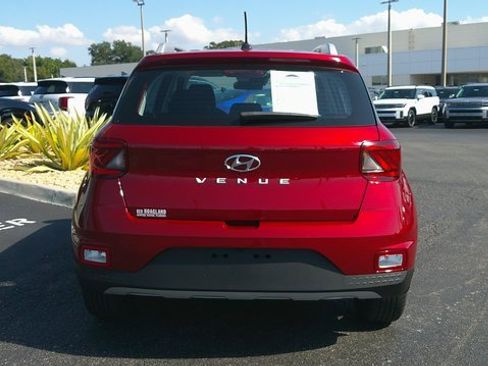 Certified 2024 Hyundai Venue SEL image 19