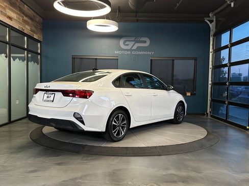 Used 2024 Kia Forte LXS w/ LXS Technology Package FWD image 3