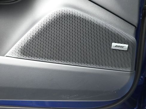 Certified 2024 Porsche Macan 4 Electric AWD/4WD image 17