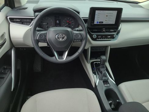 Used 2024 Toyota Corolla Cross LE FWD image 12