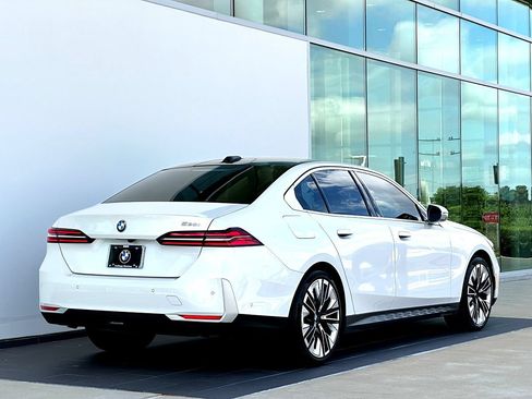 New 2026 BMW 530i w/ Executive Package RWD image 4