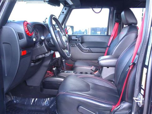 Used 2017 Jeep Wrangler Unlimited Rubicon AWD/4WD image 5