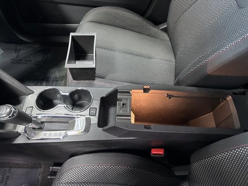 Used 2017 Chevrolet Equinox LT w/ Convenience Package image 23