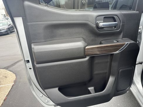 Used 2021 Chevrolet Silverado 1500 RST image 11