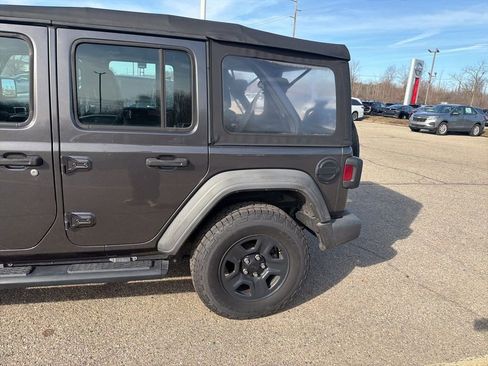 Used 2018 Jeep Wrangler Unlimited Sport image 7