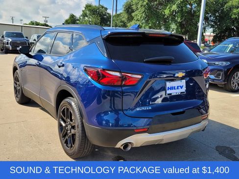 Used 2022 Chevrolet Blazer LT w/ Sound & Technology Package FWD image 3