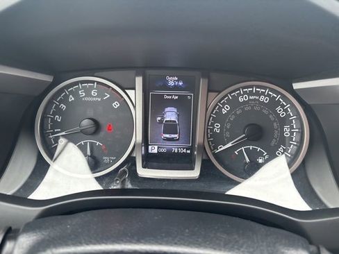 Used 2018 Toyota Tacoma SR5 image 25