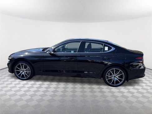 Used 2025 Genesis G70 2.5T image 8