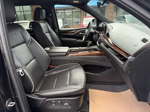 Certified 2024 Cadillac Escalade ESV Premium Luxury AWD/4WD image 23
