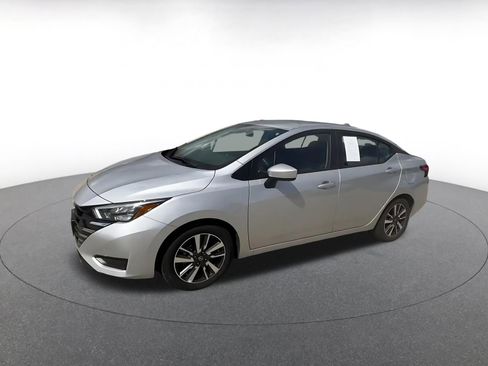 Used 2025 Nissan Versa SV FWD image 8