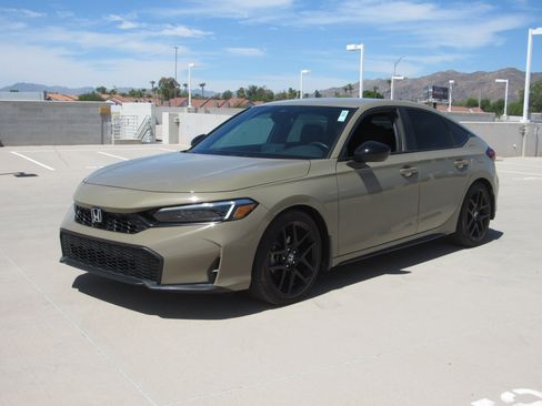 Used 2025 Honda Civic Sport image 1
