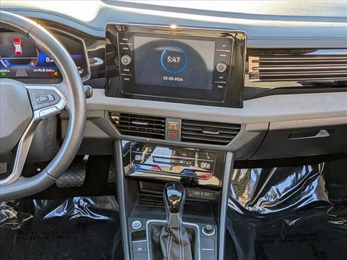 Used 2025 Volkswagen Jetta SE image 12