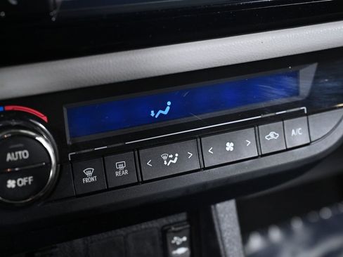 Used 2014 Toyota Corolla LE image 16