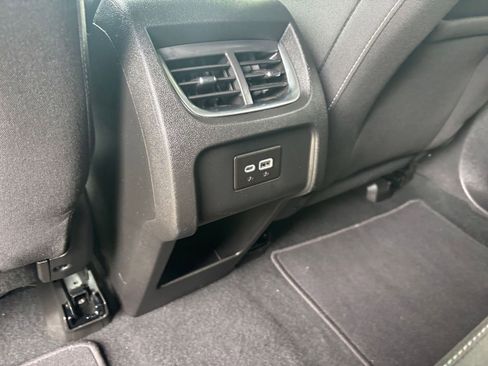 Used 2025 Chevrolet Blazer LT FWD image 24