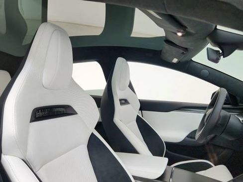 Used 2025 Tesla Model S Plaid image 21